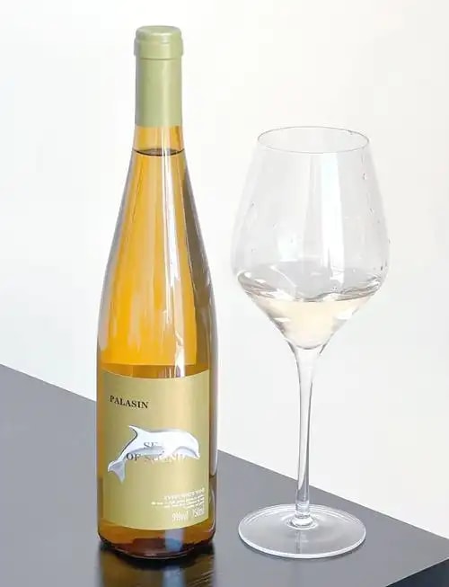 甜白葡萄酒
